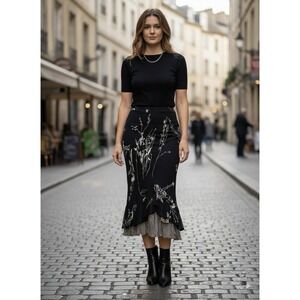 Chico's Design Woman's Size 3 Pull‎ On Floral Ruffle Skirt